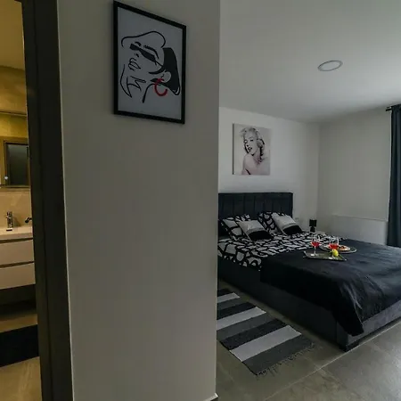 Ferienhaus 4 Bedroomlovely In *