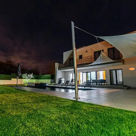 Ferienhaus 4 Bedroomlovely In *