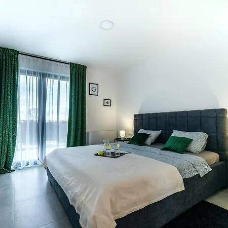 4 Bedroomlovely In Ferienhaus *