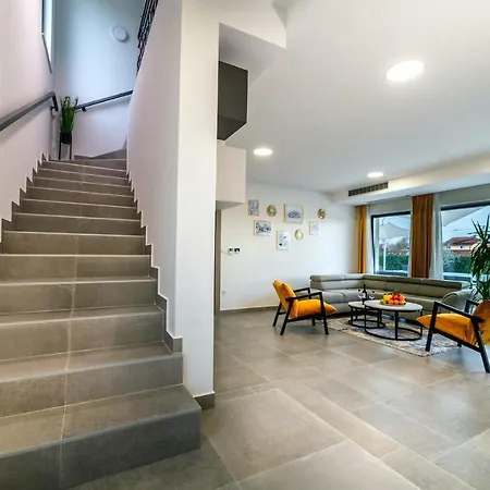 Holiday home 4 Bedroomlovely In *