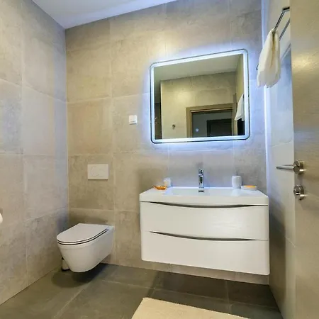 Holiday home 4 Bedroomlovely In *
