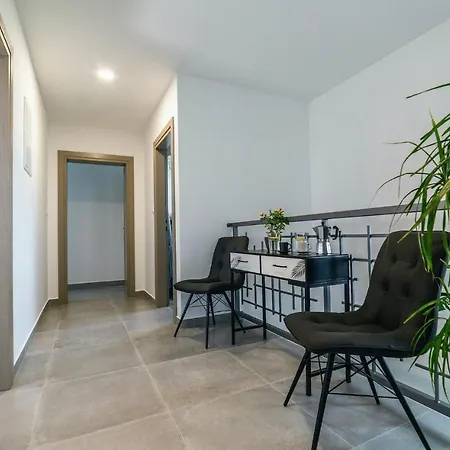 Holiday home 4 Bedroomlovely In Porec
