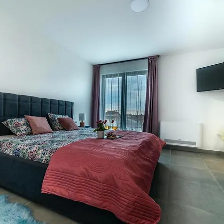 4 Bedroomlovely In Holiday home *