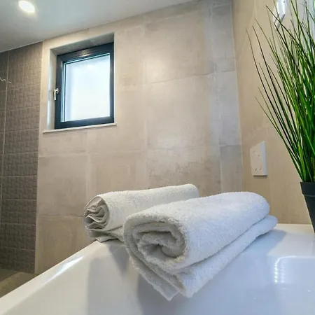 4 Bedroomlovely In Holiday home Porec