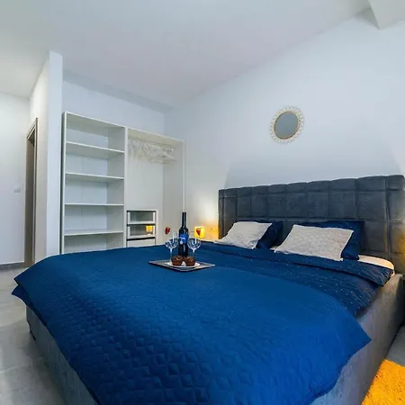 4 Bedroomlovely In * Porec
