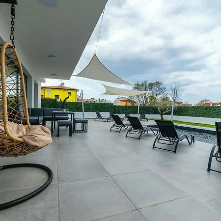4 Bedroomlovely In * Porec
